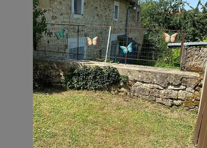 Hébergement de vacances Petite Maison De Village *